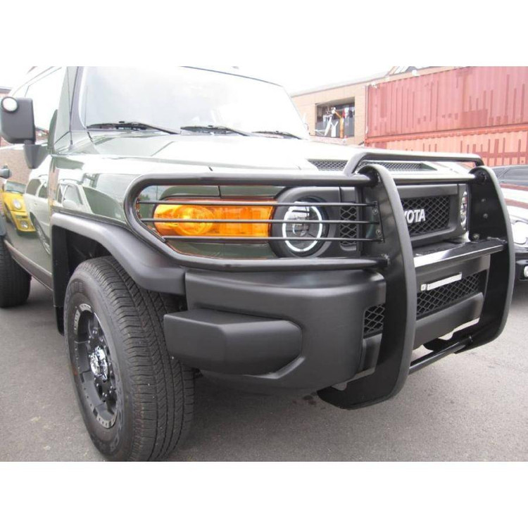 نمای روبهروی گارد سپر جلو تویوتا FJ Cruiser با طراحی میلهای