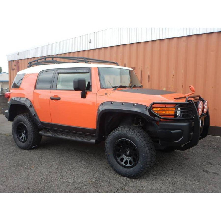 گارد سپر جلو وینبو نصبشده روی تویوتا FJ Cruiser