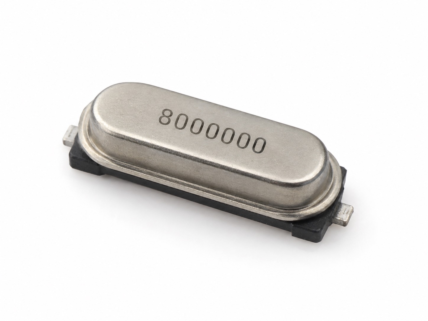 کریستال کوارتز SMD فرکانس 8MHz با بدنه فلزی و دو پایه، نمای جلو
