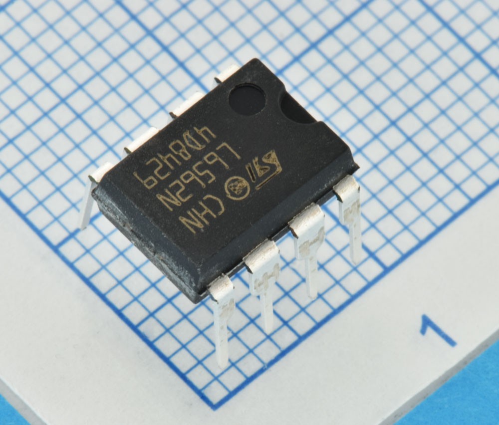 آی سی L6562N برند STMicroelectronics کنترلر PFC پکیج DIP-8